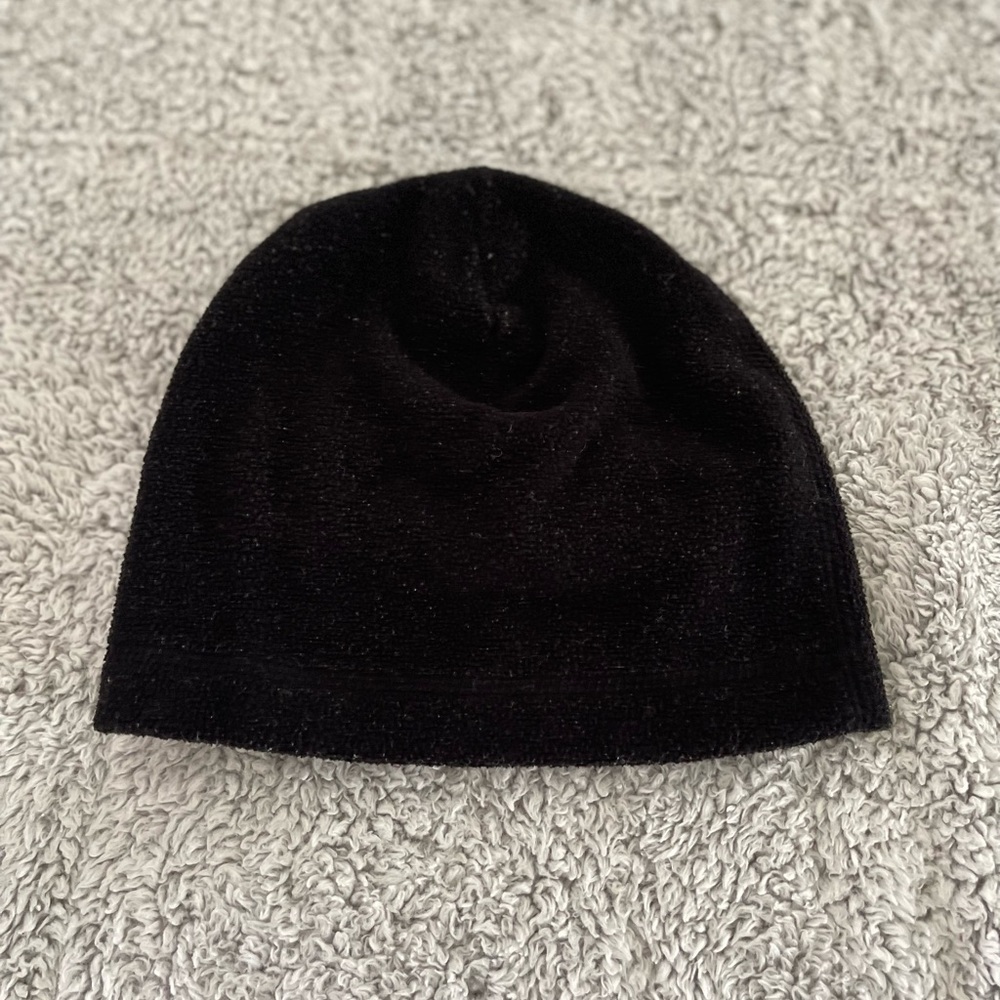 Men’s black Beenie OSFA